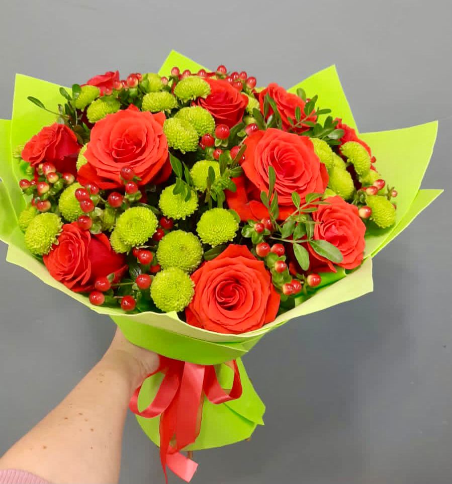 Букет цветов из: Хризантемы и Розы в Супсех