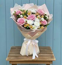 Букет цветов из:  Гвоздики, Орхидеи и Розы #REPLACE_PRED# Супсех