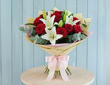Букет цветов из:  Лилии и Розы в Супсех