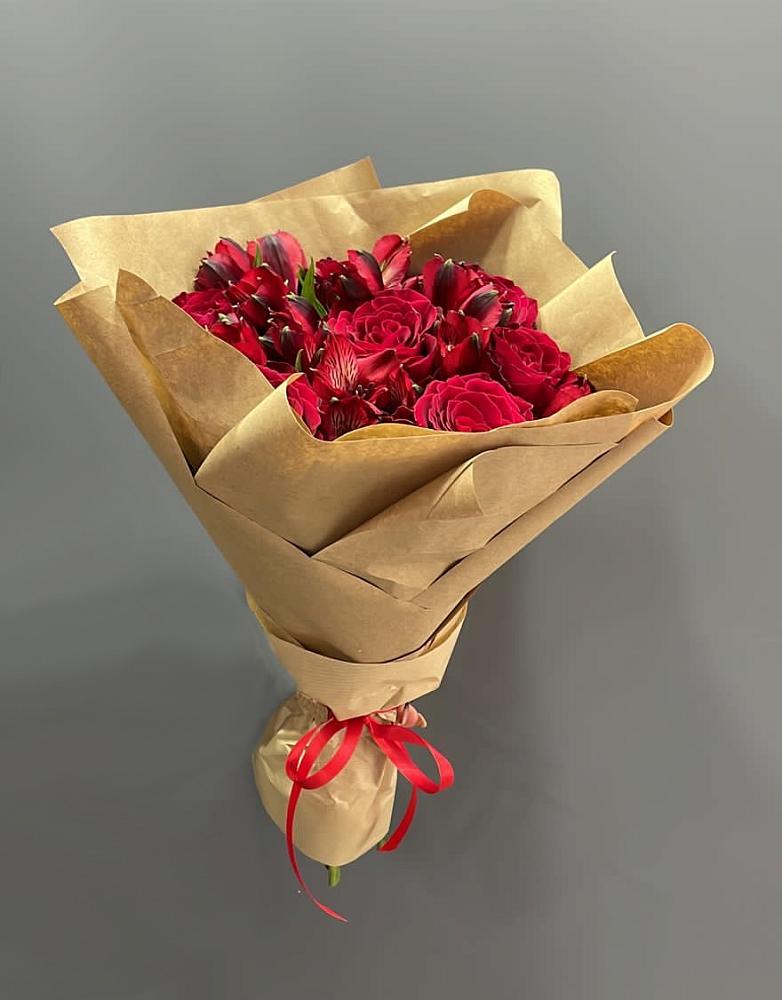 Букет цветов из: Альстромерии и Розы в Супсех