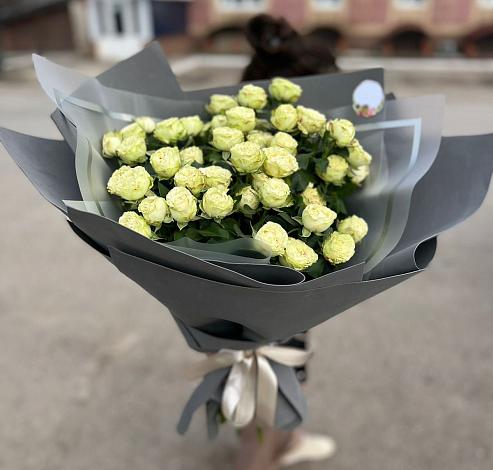 Букет Белые кустовые розы Солинеро в Супсех