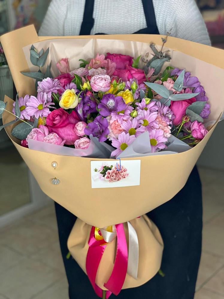 Букет цветов из: Хризантемы, Гвоздики и Альстромерии в Супсех