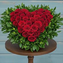 Цветочная композиция из Розы в виде сердца в Супсех