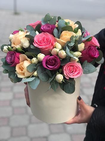 Цветочная композиция из Розы в шляпной коробке в Супсех