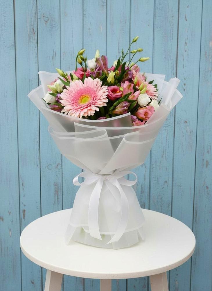 Букет цветов из: Герберы, Альстромерии и Лизиантусы в Супсех