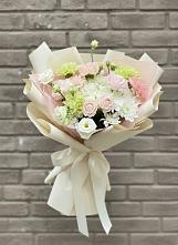 Букет цветов из:  Гвоздики, Розы, Лизиантусы и Хризантемы #REPLACE_PRED# Супсех