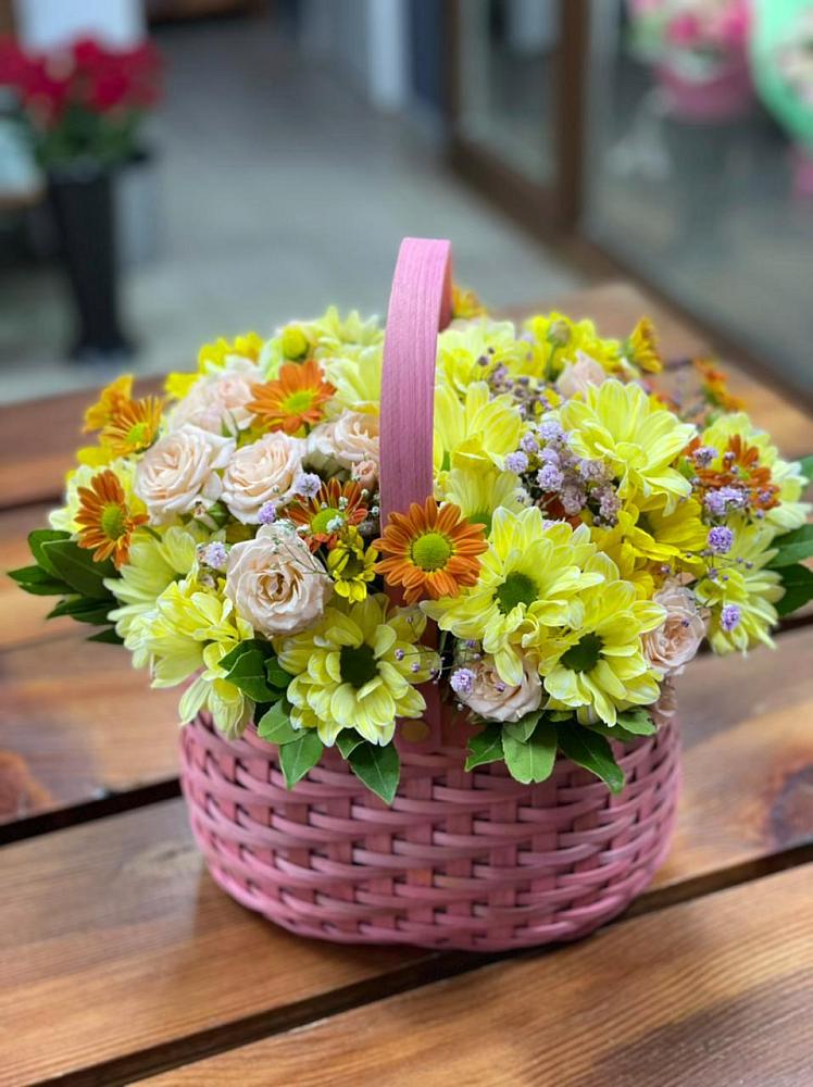 Цветочная композиция из Хризантемы и Розы в корзине в Супсех