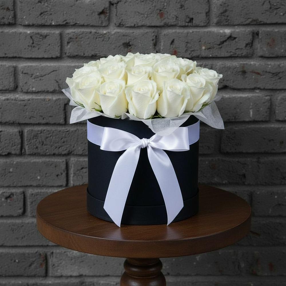 Цветочная композиция из Розы в шляпной коробке в Супсех