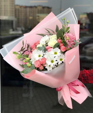 Букет цветов из: Розы, Лизиантусы и Хризантемы в Супсех